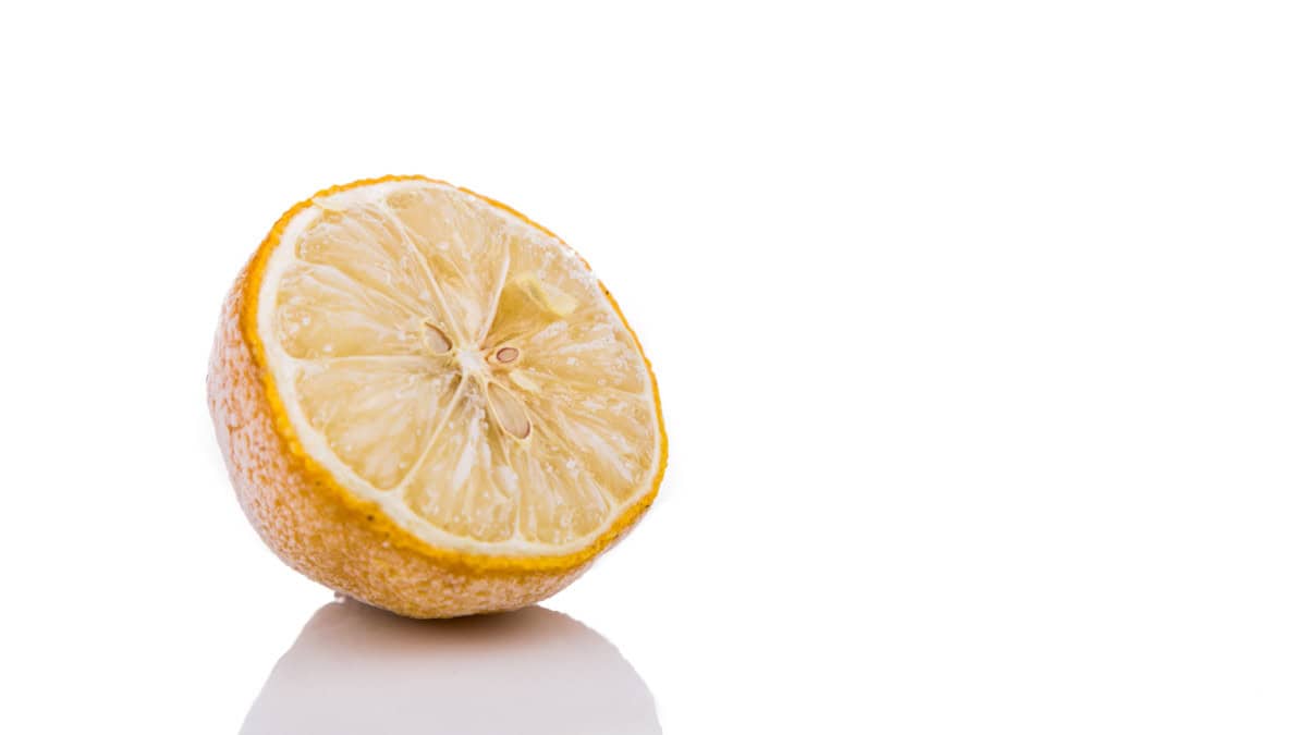 Ecco perché dovresti congelare i limoni prima di mangiarli